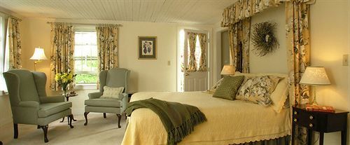 Fairville Bed & Breakfast 2*