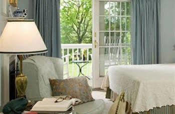 Bed & Breakfast Fairville 2*